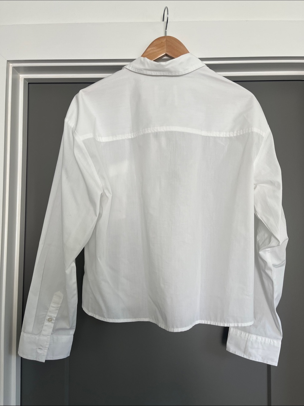 Abercrombie & Fitch Women’s White Casual Button-Down Shirt - Picture 4 of 5
